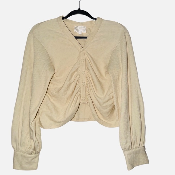 Line And Dot Size Large Rouched Top - Picture 3 of 7